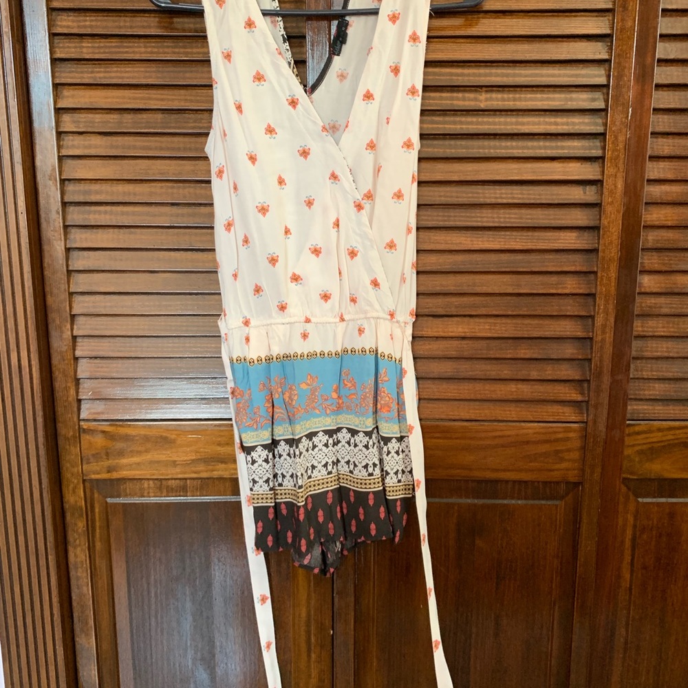 Romper - Picture 2 of 4